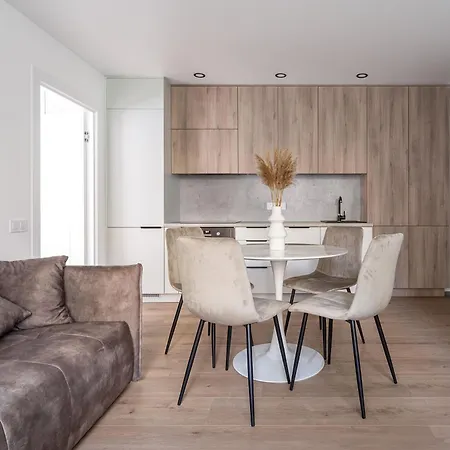 Modern 2 Bedroom Vytenio Apartment In City Centre I Self Check-In Вильнюс Экстерьер фото