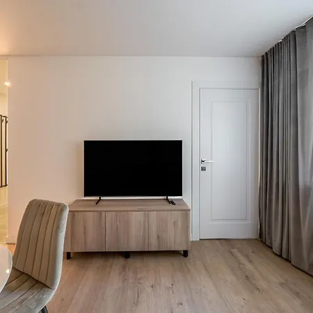 Modern 2 Bedroom Vytenio Apartment In City Centre I Self Check-In Вильнюс Экстерьер фото